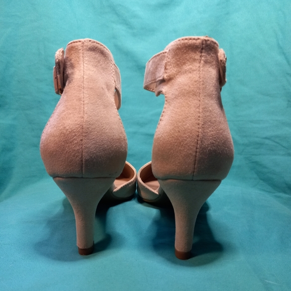 Nude Heels, Size 5 - Picture 3 of 5